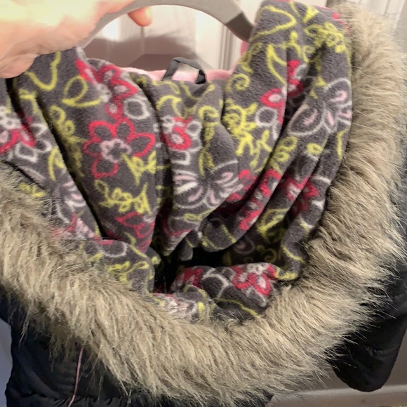 London Fog gray/pink girls puffer coat! - Picture 8 of 10